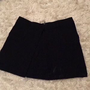 UO COPE SIZE 6 BLACK MINI SKIRT